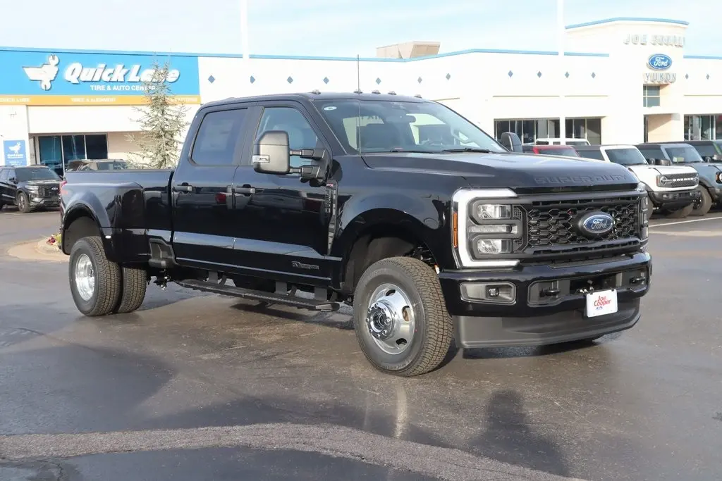 2026 Ford F-350 Super Duty XL's photo