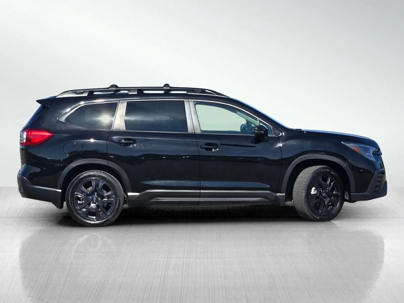2023 Subaru Ascent Onyx Edition photo 3