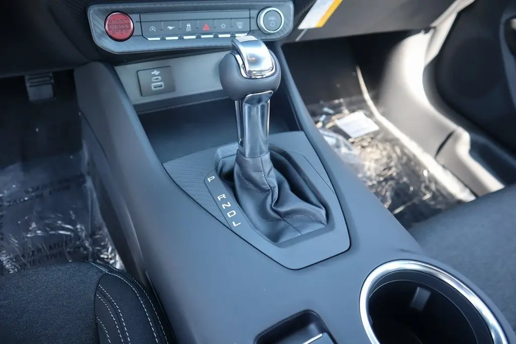 2025 Ford Mustang EcoBoost photo 7