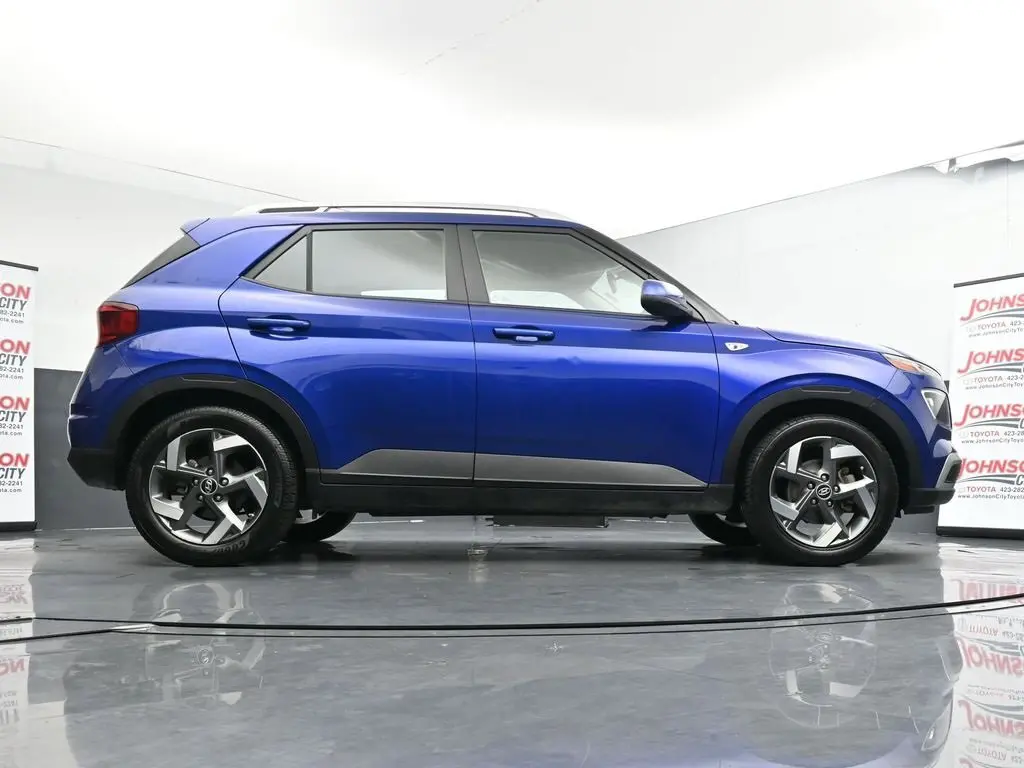 2021 Hyundai Venue SEL photo 42