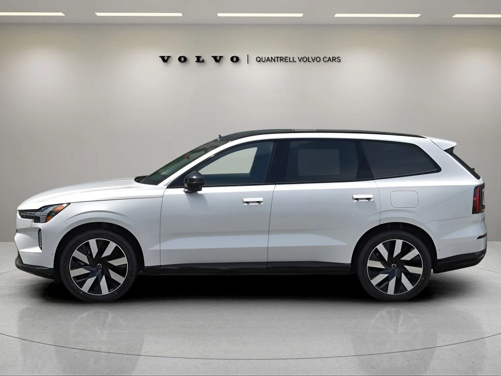 2025 Volvo - image 7