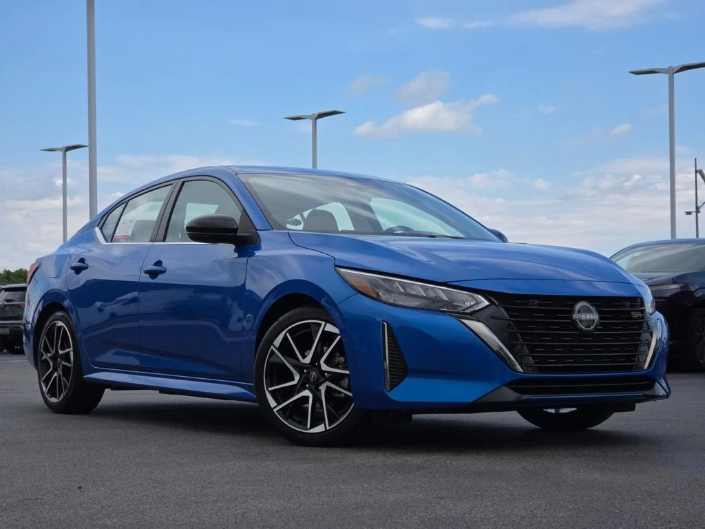 2024 Nissan Sentra SR CVT's photo