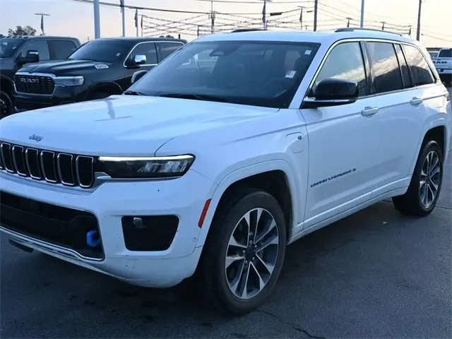 2022 Jeep Grand Cherokee Overland 4xe photo 3