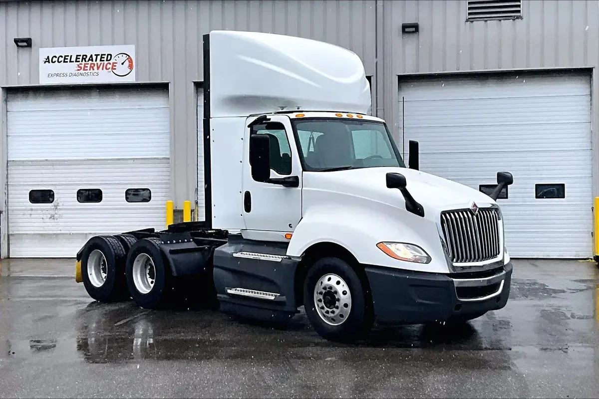 2021 International LT in Youngstown, OH