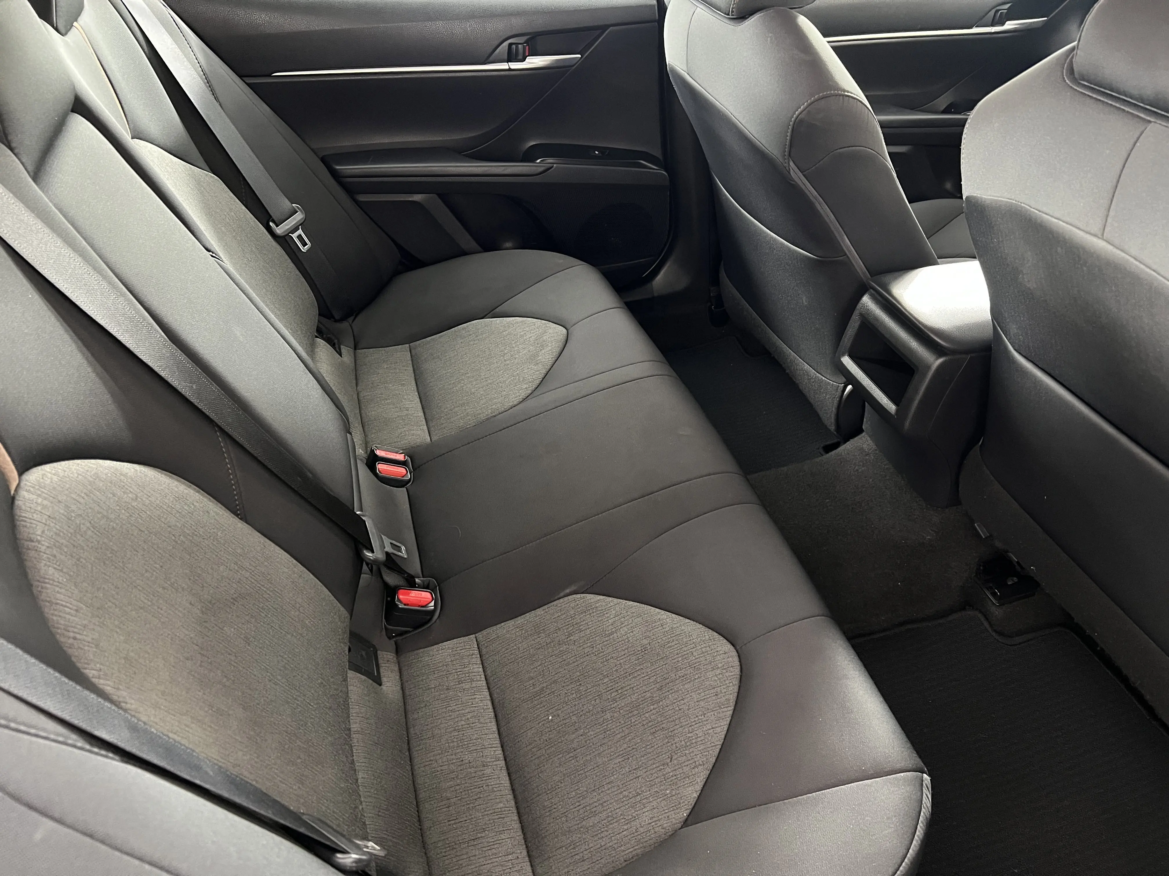 2019 Toyota Camry LE photo 19