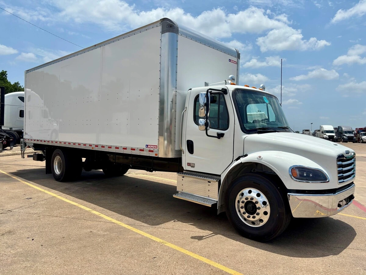 2027 Freightliner M2 106 — photo 3