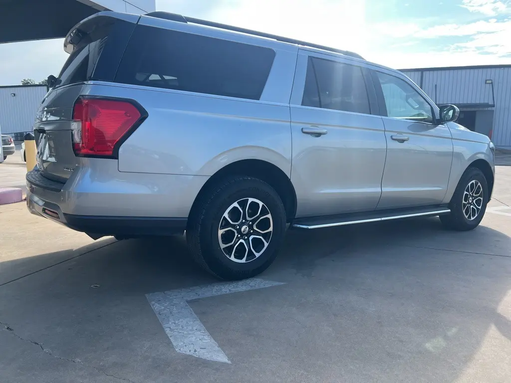 2023 Ford Expedition MAX XLT photo 7