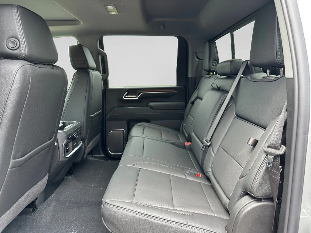 2026 GMC Sierra 3500HD Denali - Photo 14