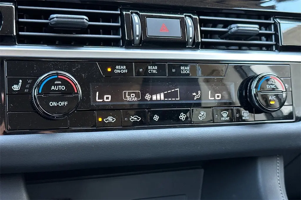 2025 Nissan Pathfinder SV photo 19