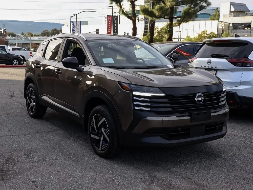 2026 Nissan KICKS SV's photo