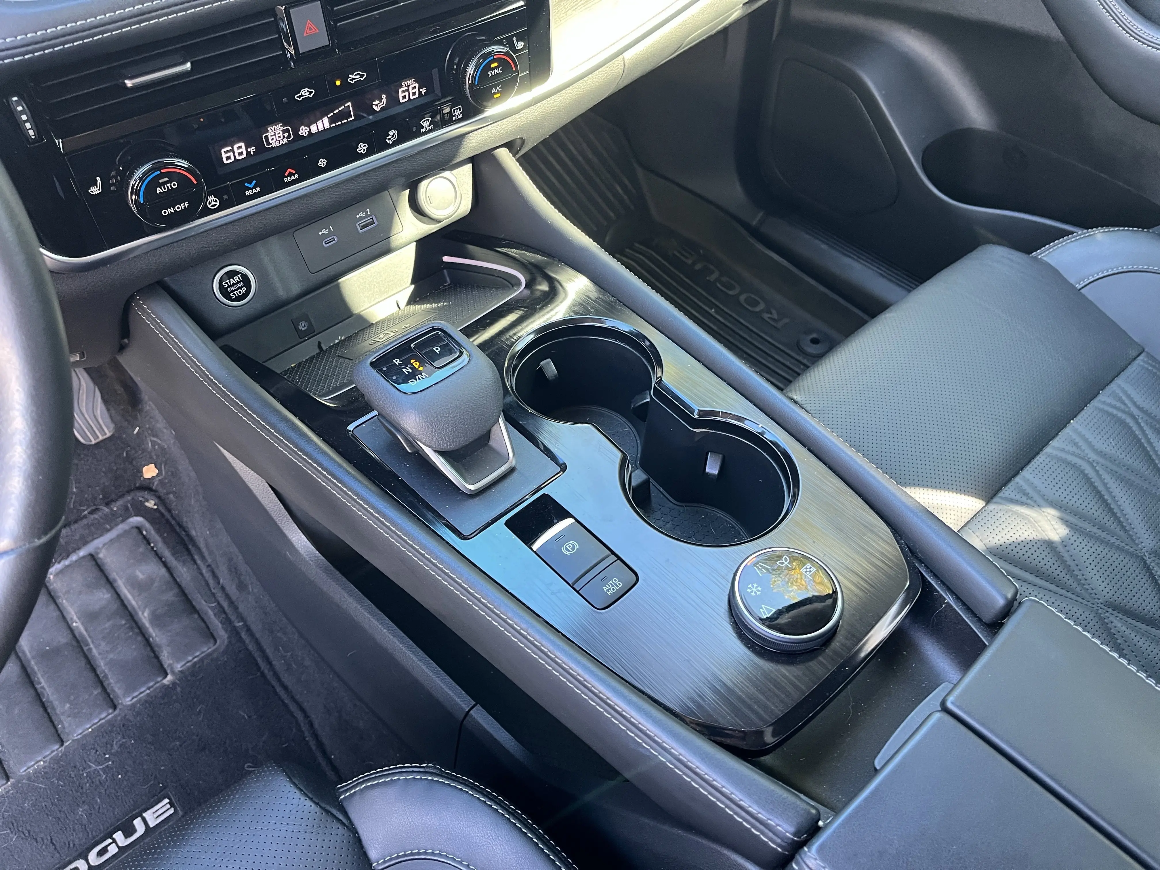 2022 Nissan Rogue Platinum photo 16