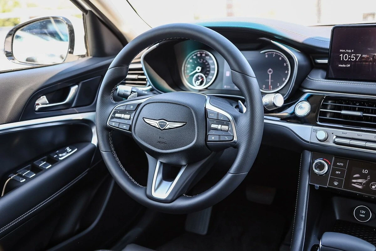 2026 GENESIS G70 Standard - Photo 15