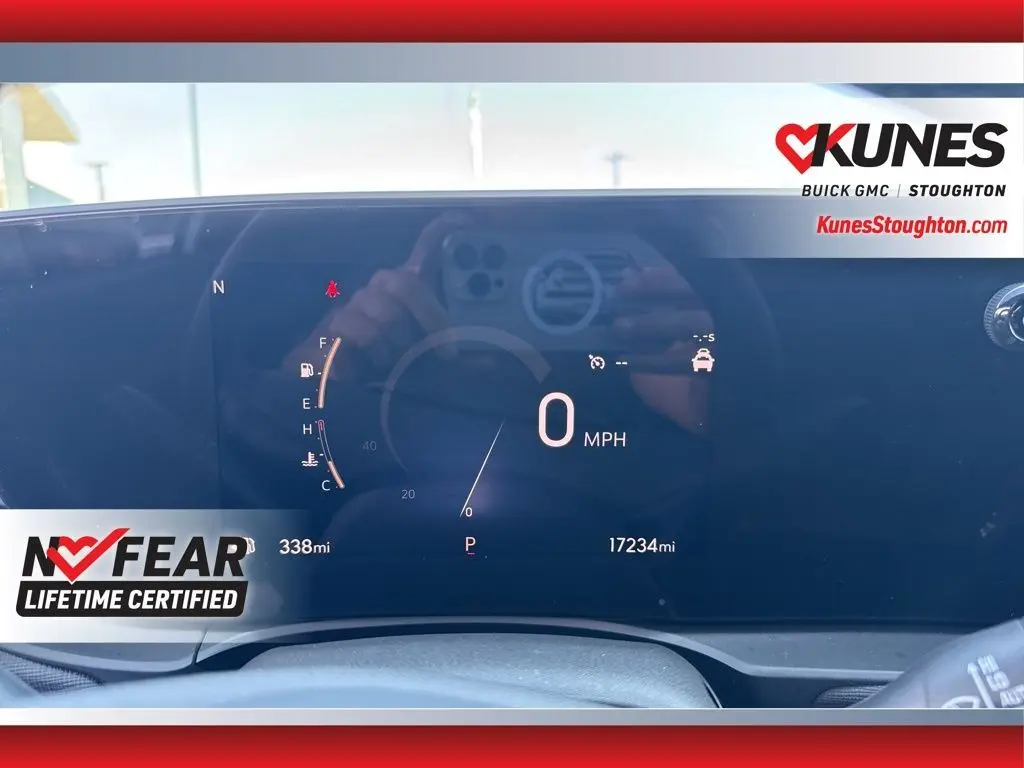 2024 Buick Envista ST photo 17