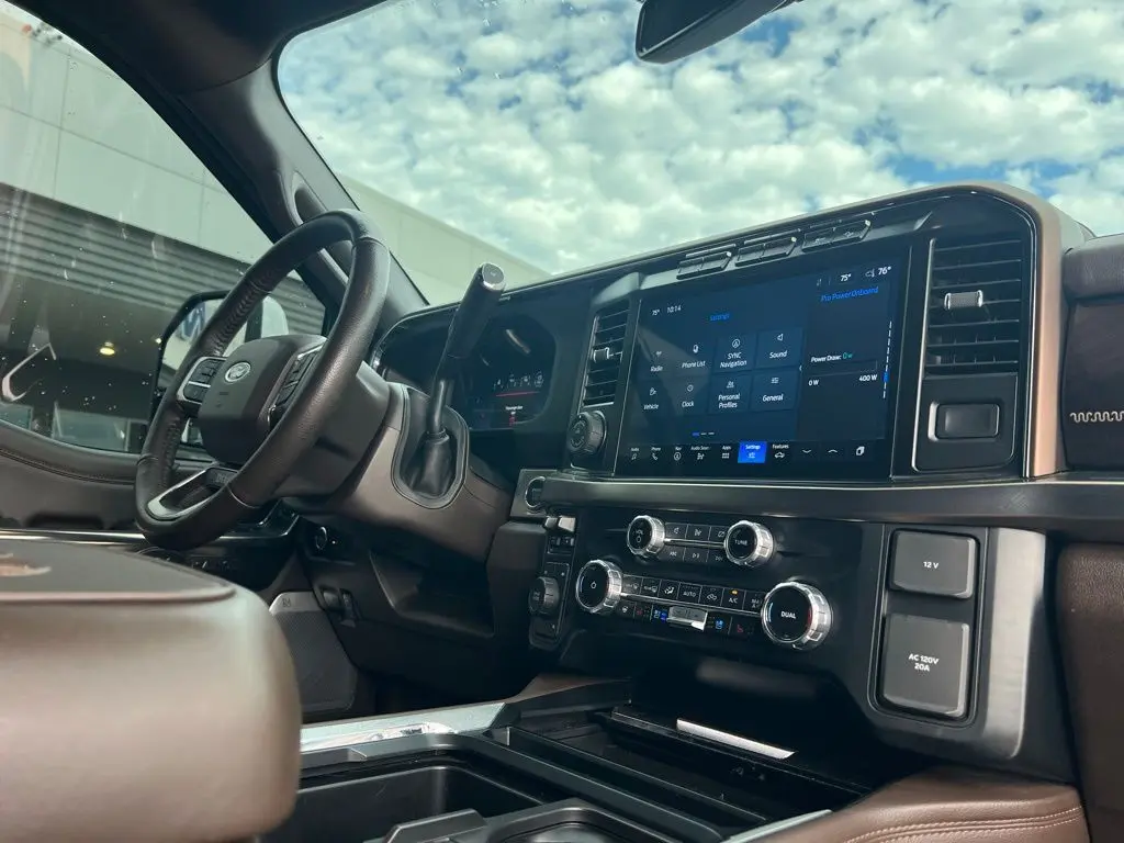 2023 Ford F-350 photo 2
