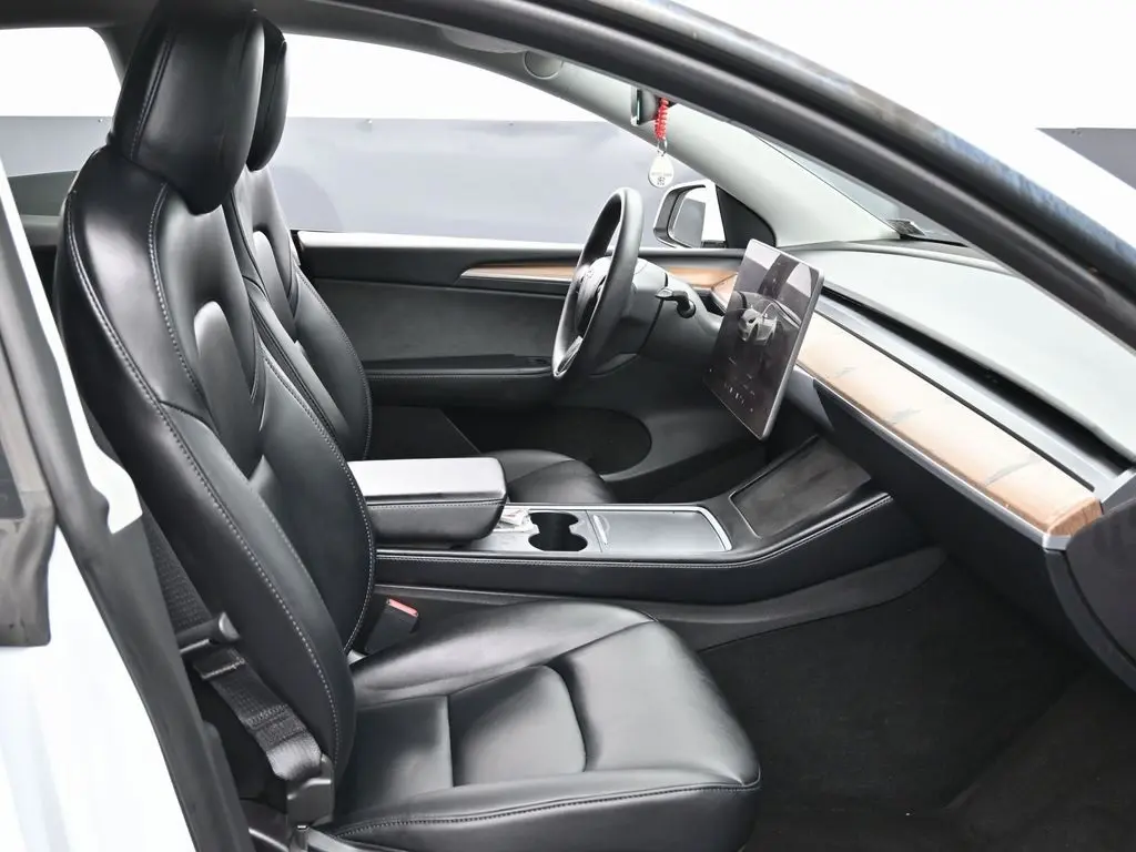 2022 Tesla Model Y Performance photo 30