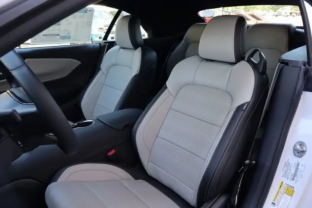 2025 Ford Mustang GT Premium photo 5
