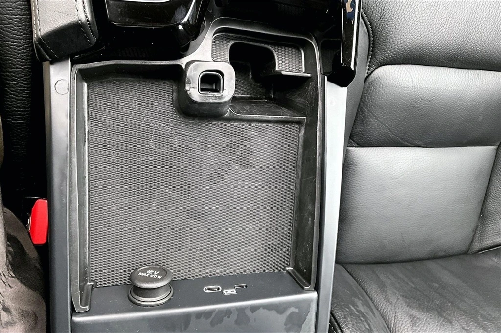 2023 Volvo - image 16