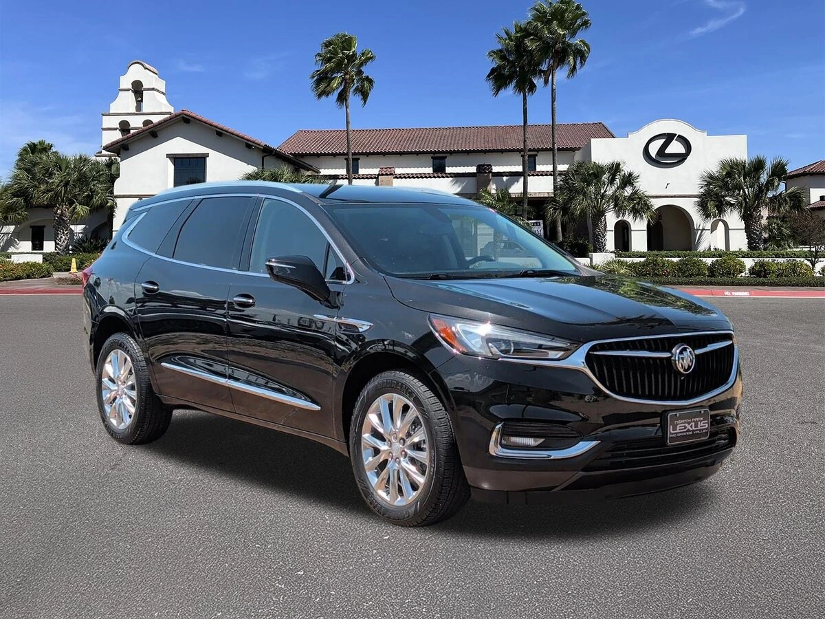 2021 Buick Enclave Essence's photo