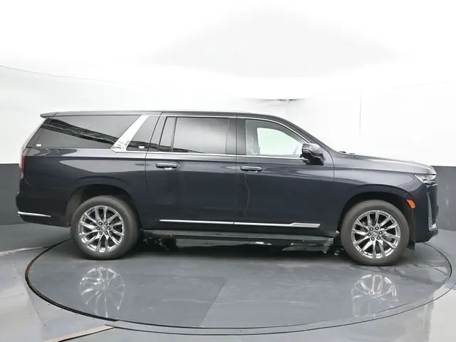 2023 Cadillac Escalade ESV Premium Luxury photo 8