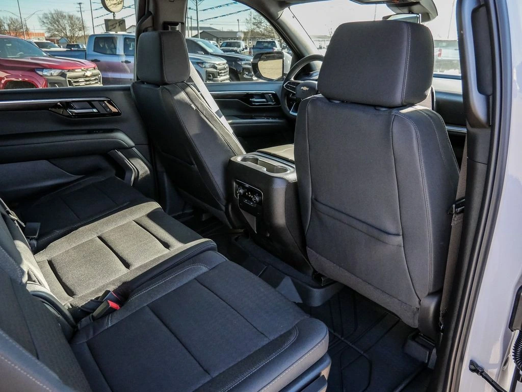 2026 Chevrolet Suburban LS - Photo 19