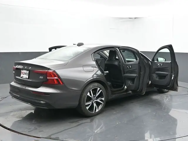 2024 Volvo S60 B5 Core photo 43