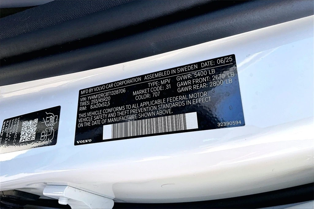 2026 Volvo - image 19