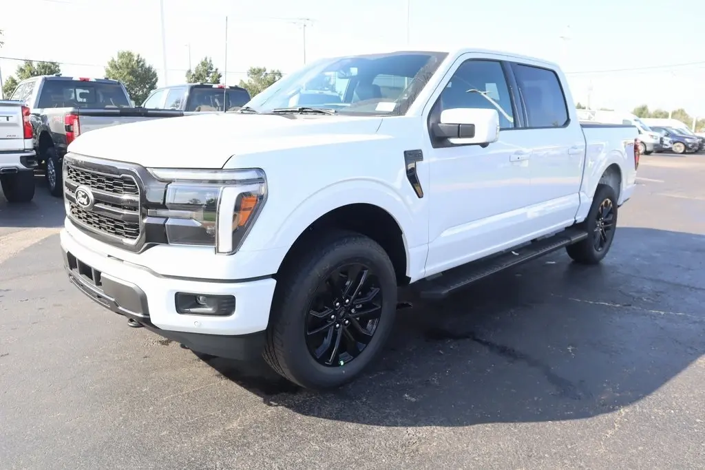 2025 Ford F-150 Lariat photo 4