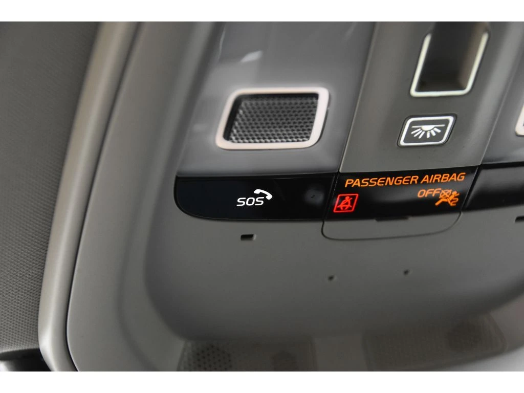 2022 Volvo - image 38