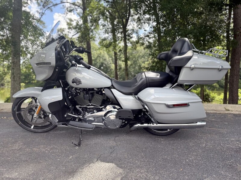 FLHXU 2025 Street Glide™ Ultra