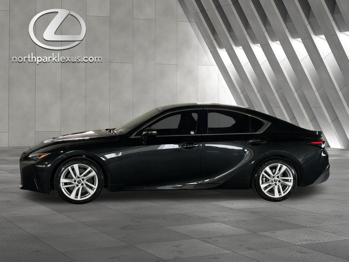 2025 Lexus IS 300