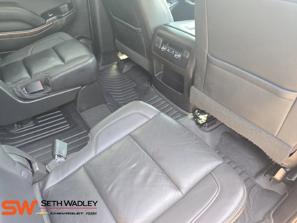 2019 Chevrolet Suburban LT - Photo 11
