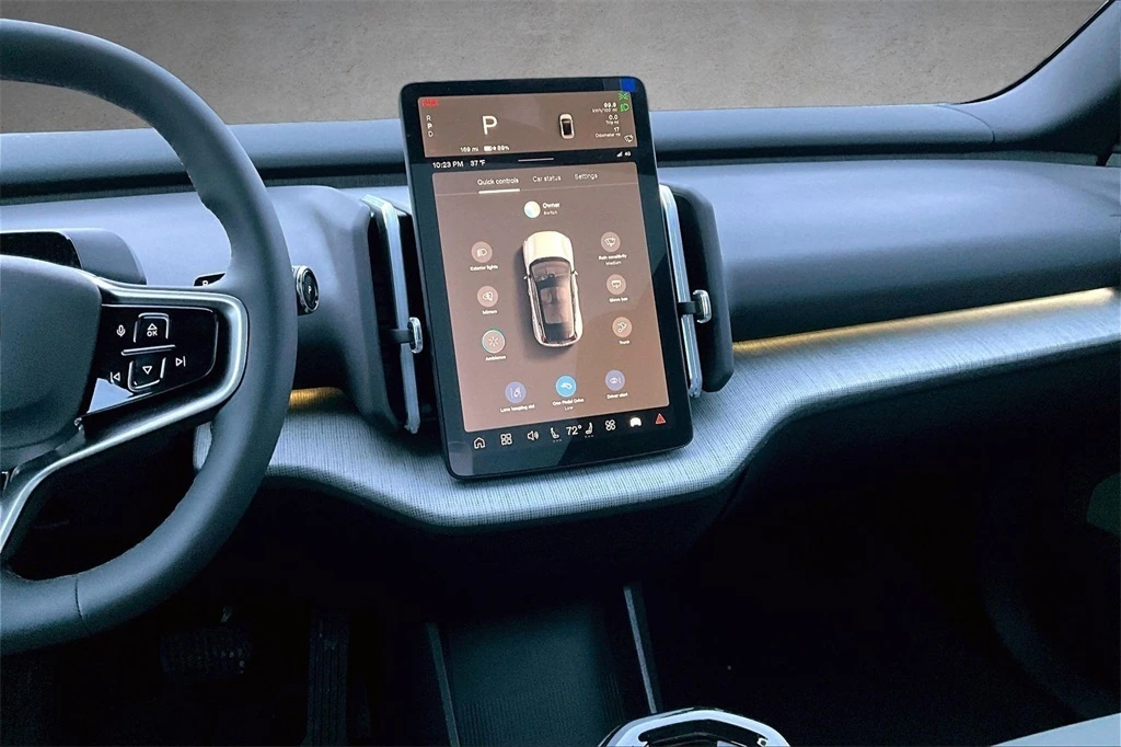 2026 Volvo - image 6