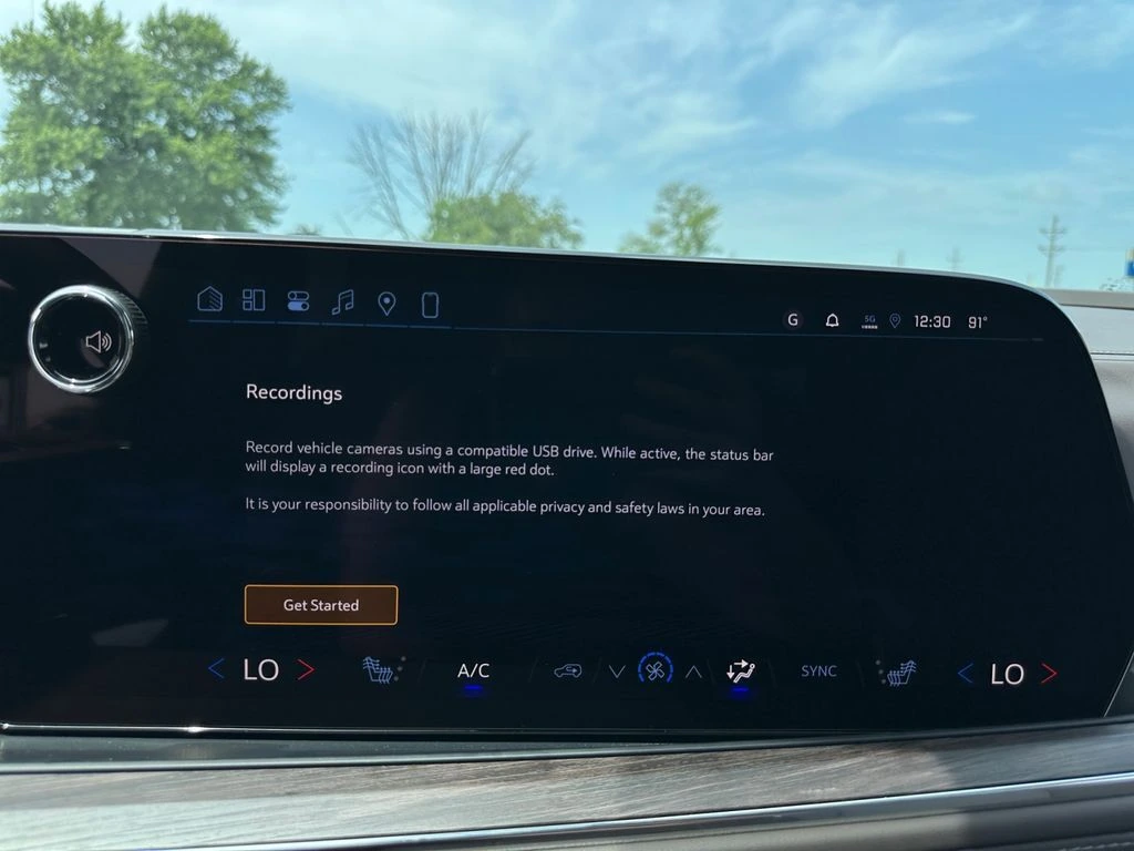 2026 Chevrolet Suburban LT - Photo 46