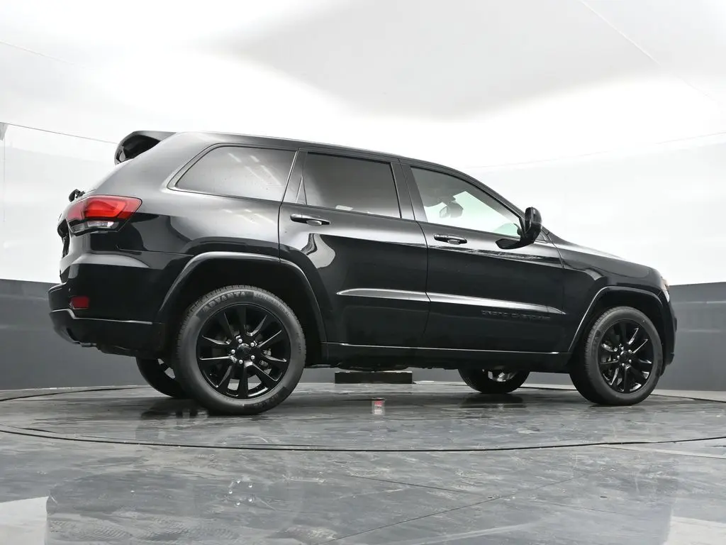 2019 Jeep Grand Cherokee Altitude photo 37