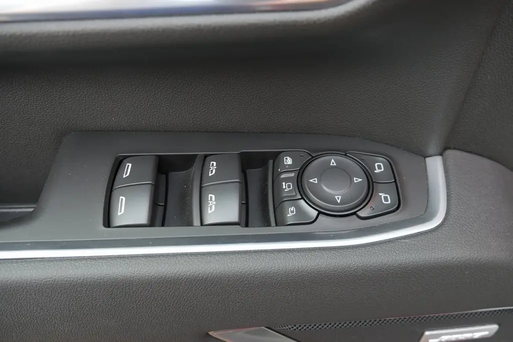2026 Chevrolet Silverado LTZ photo 30