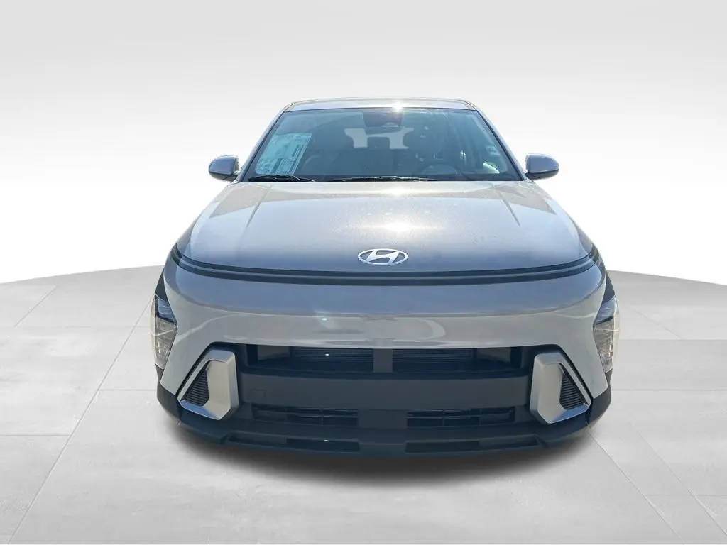 2026 Hyundai Kona SE photo 2