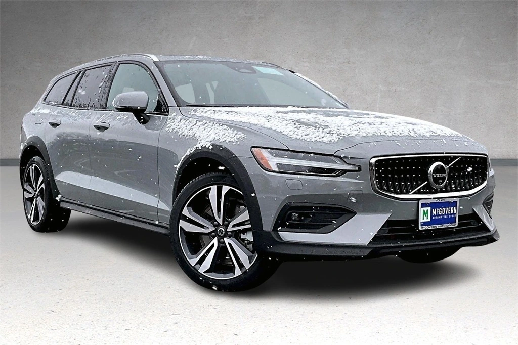 2026 Volvo - image 2