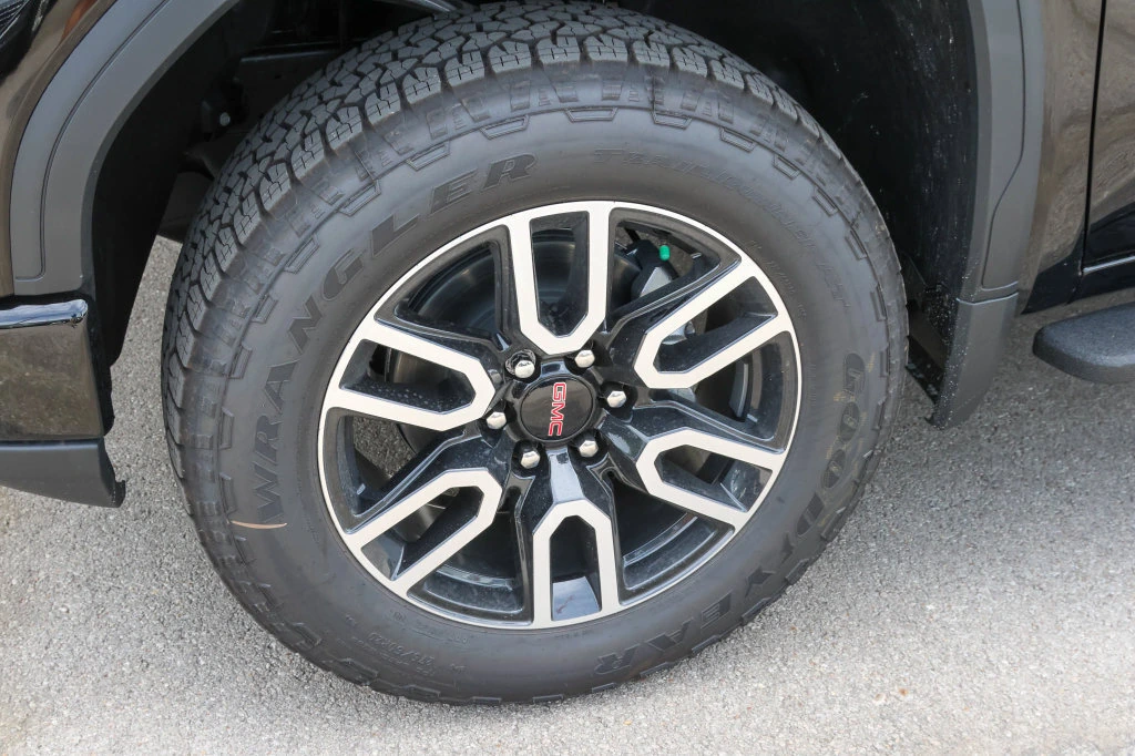 2026 GMC Sierra 1500 AT4 - Photo 7