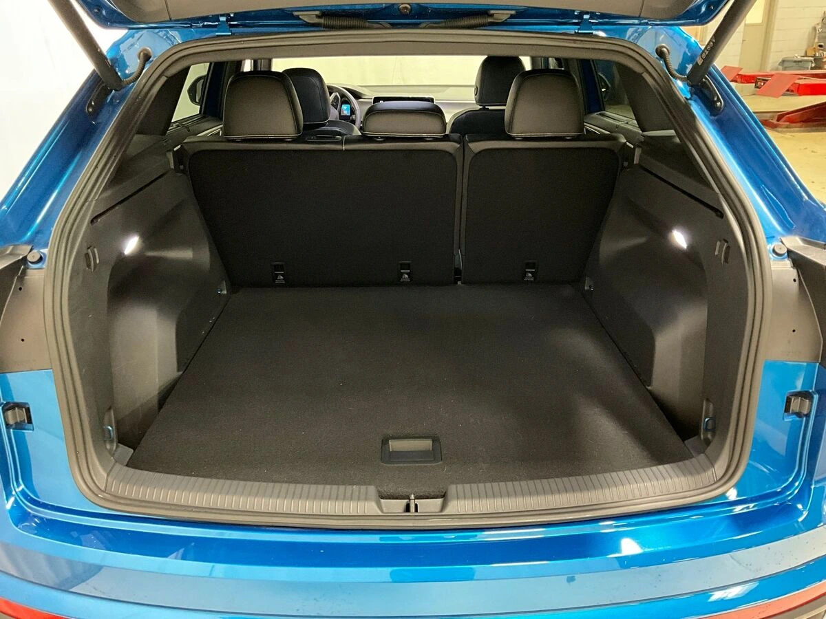 2024 Volkswagen Atlas Cross Sport SE w/Tech - Photo 26