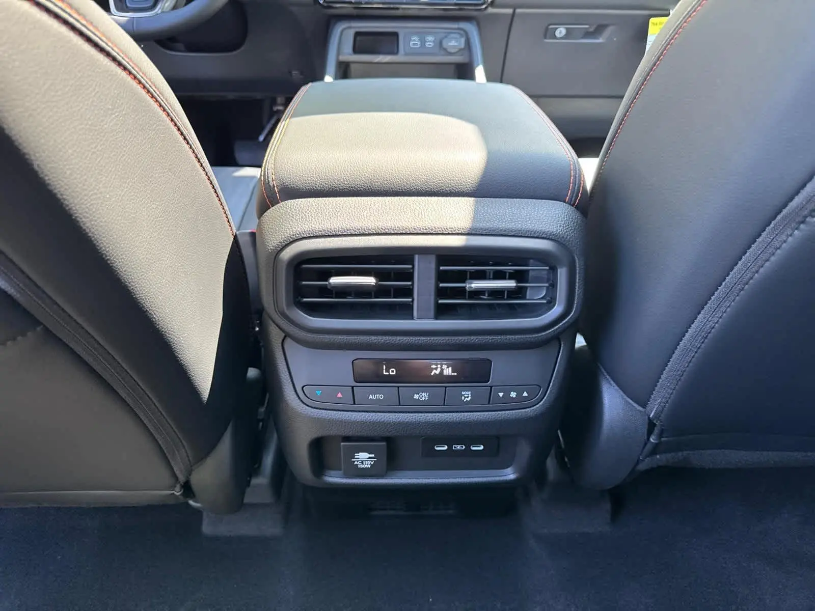 2025 Honda Pilot TrailSport photo 31