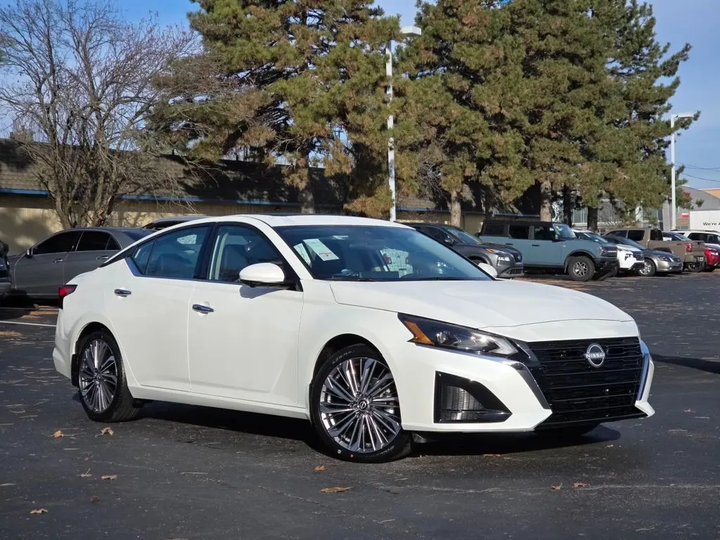 2025 Nissan Altima