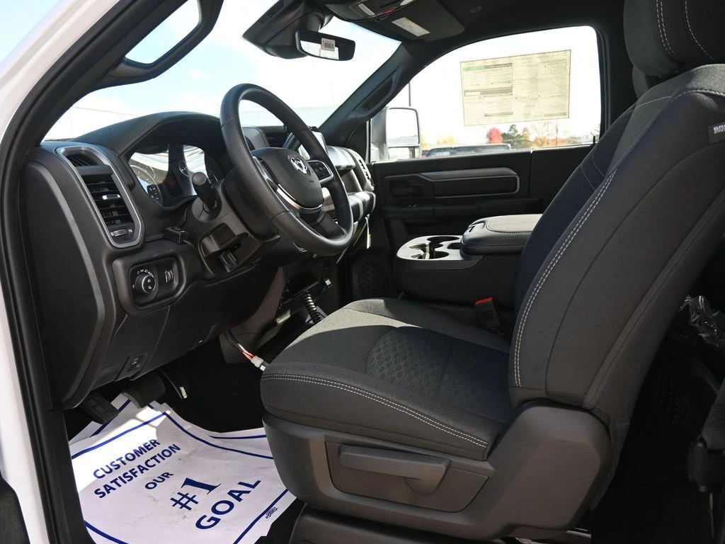 2025 RAM 2500 Tradesman - Photo 15