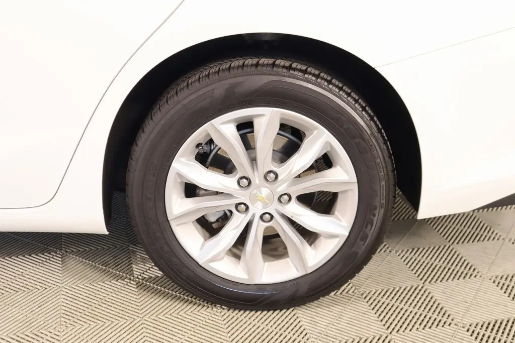 2024 Chevrolet Malibu 1LT photo 17