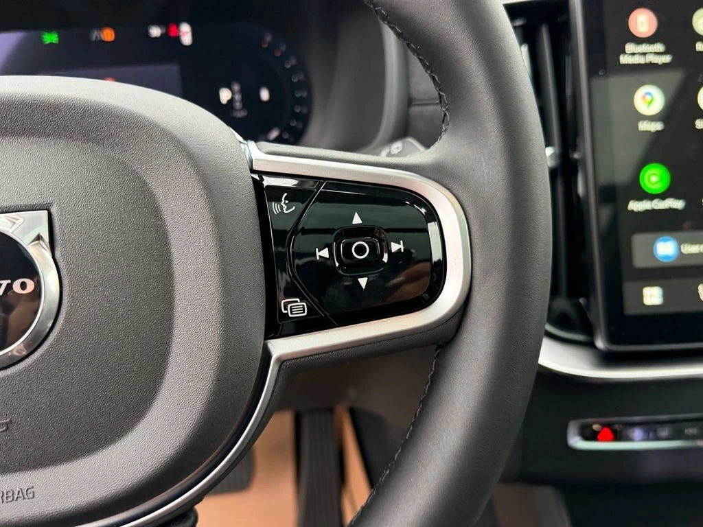 2026 Volvo - image 17