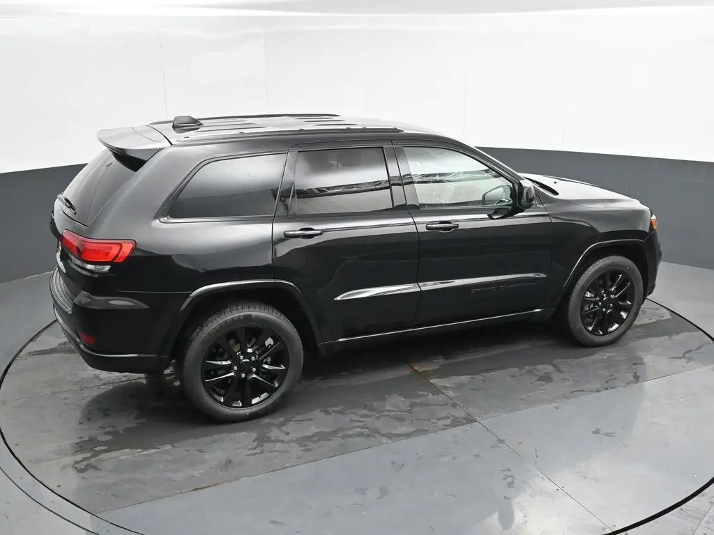2019 Jeep Grand Cherokee Altitude photo 29