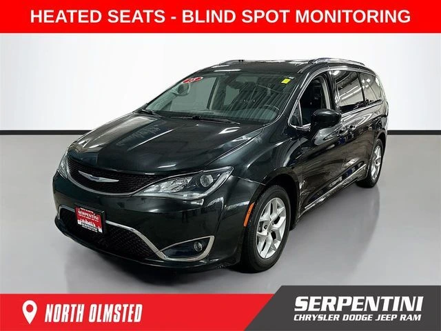 2018 Chrysler Pacifica Touring L's photo