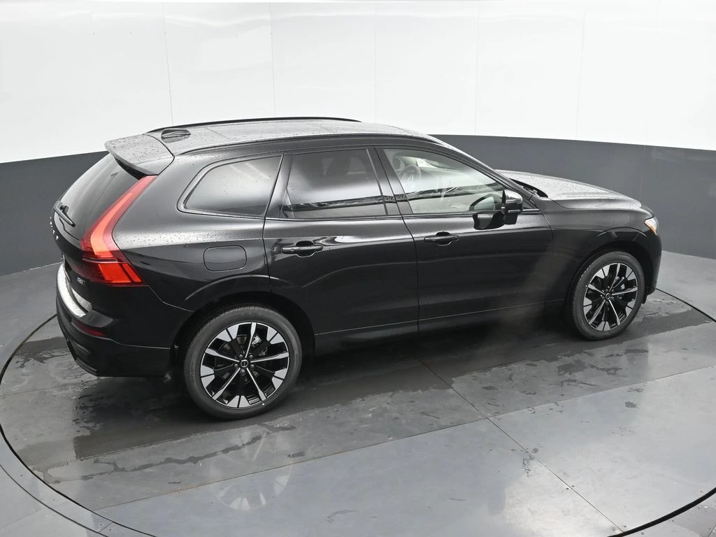 2026 Volvo XC60 Plus - Photo 31