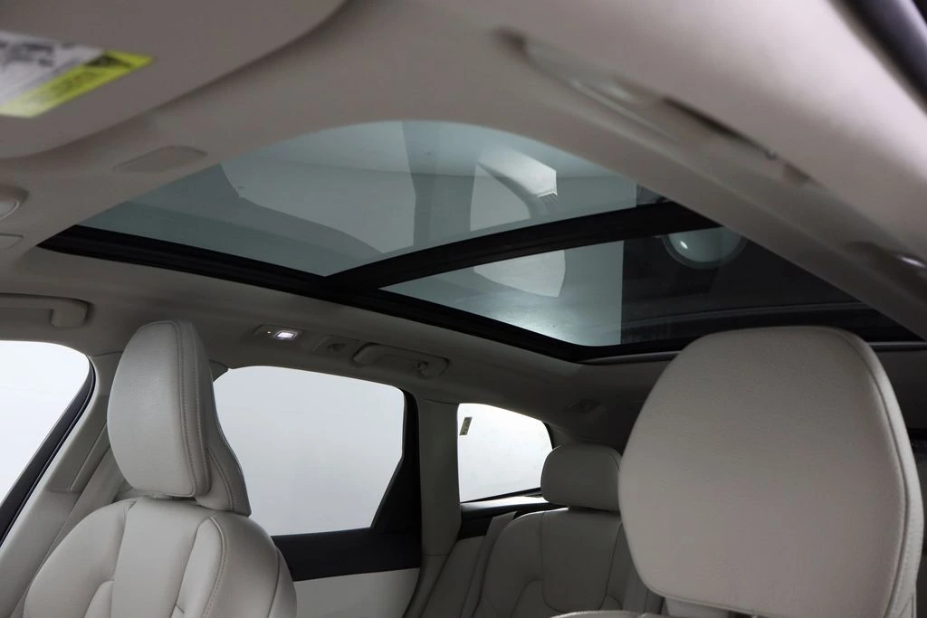 2023 Volvo - image 26