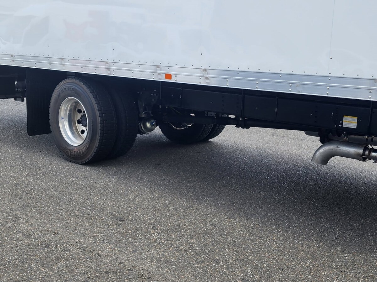 2025 Isuzu FTR in Seattle, WA — photo 4