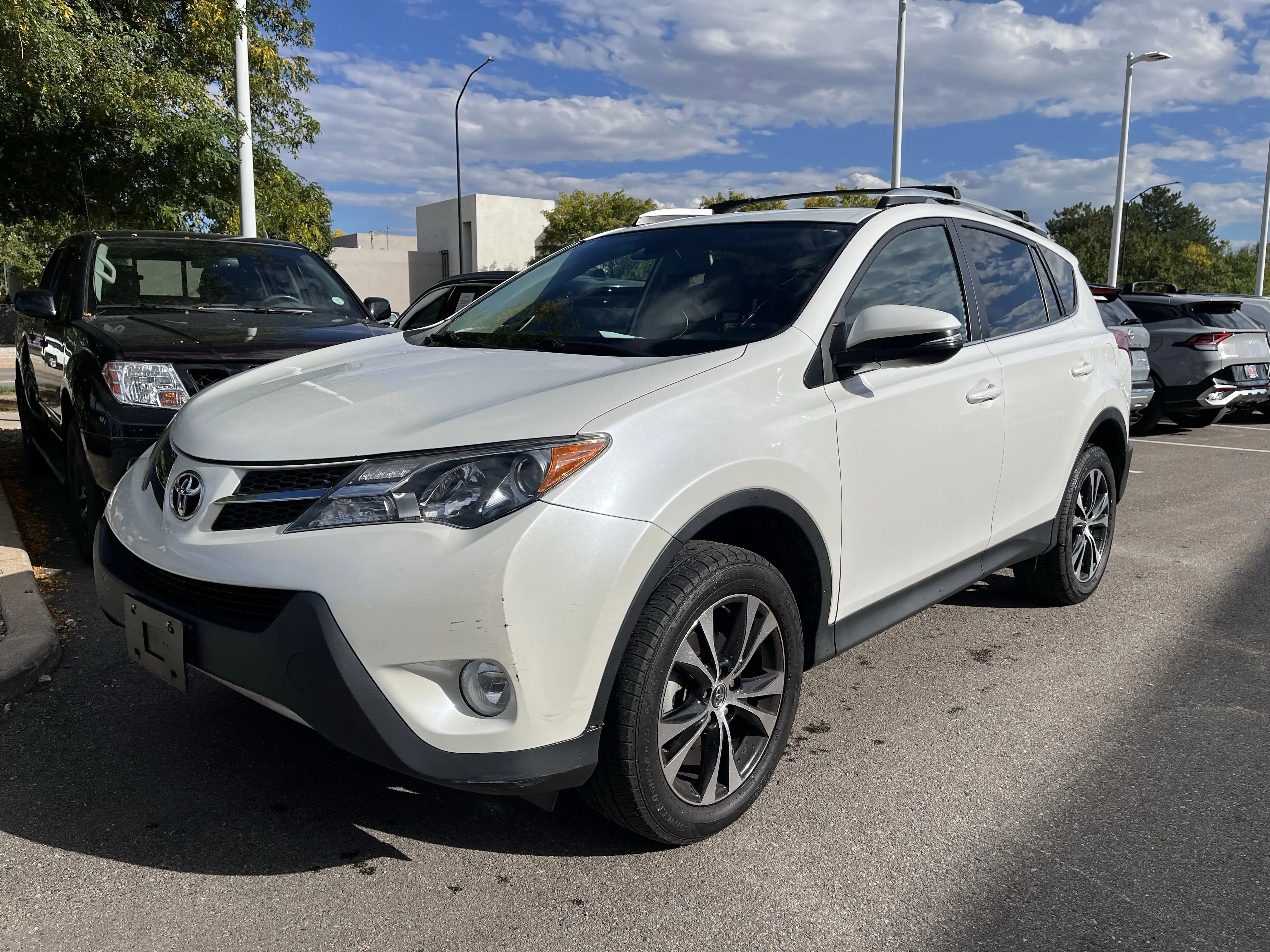 2015 Toyota RAV4 Limited photo 2
